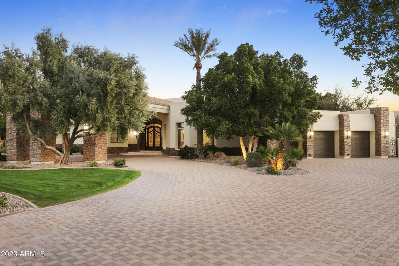 9305 W Electra Ln., Peoria, AZ 85383