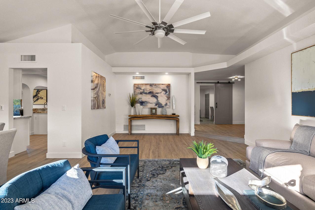 9242 N 28th St., Phoenix, AZ 85028