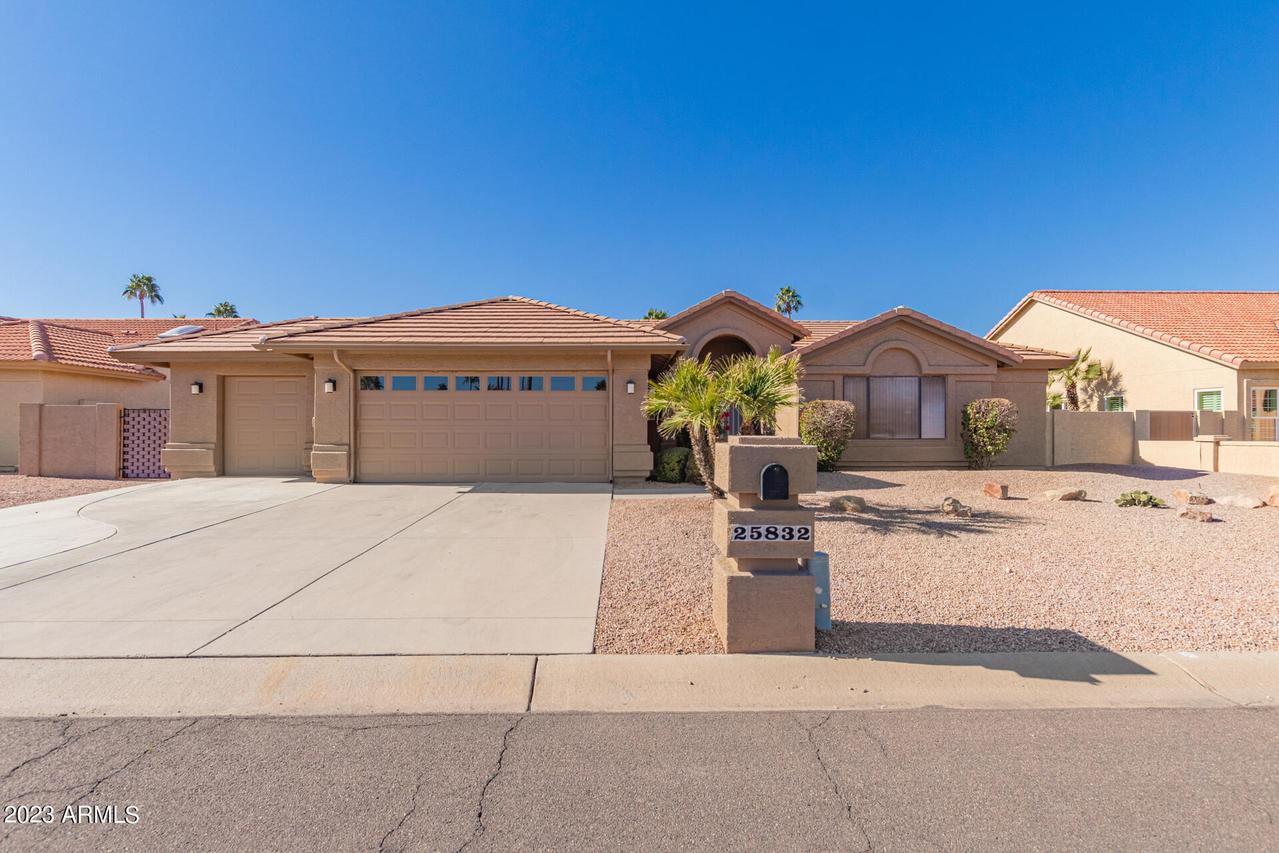 25832 S Saddletree Dr., Sun Lakes, AZ 85248