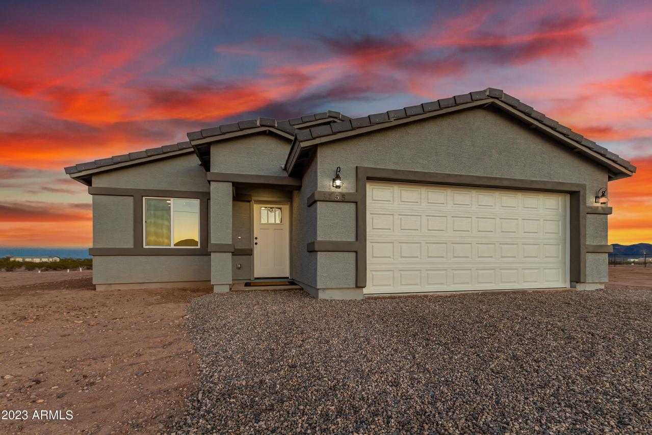3755 N 439th Ave., Tonopah, AZ 85354