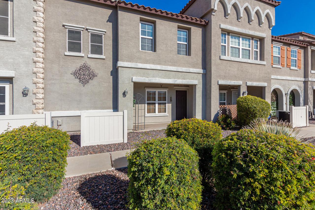 2257 E Huntington Dr., Phoenix, AZ 85040