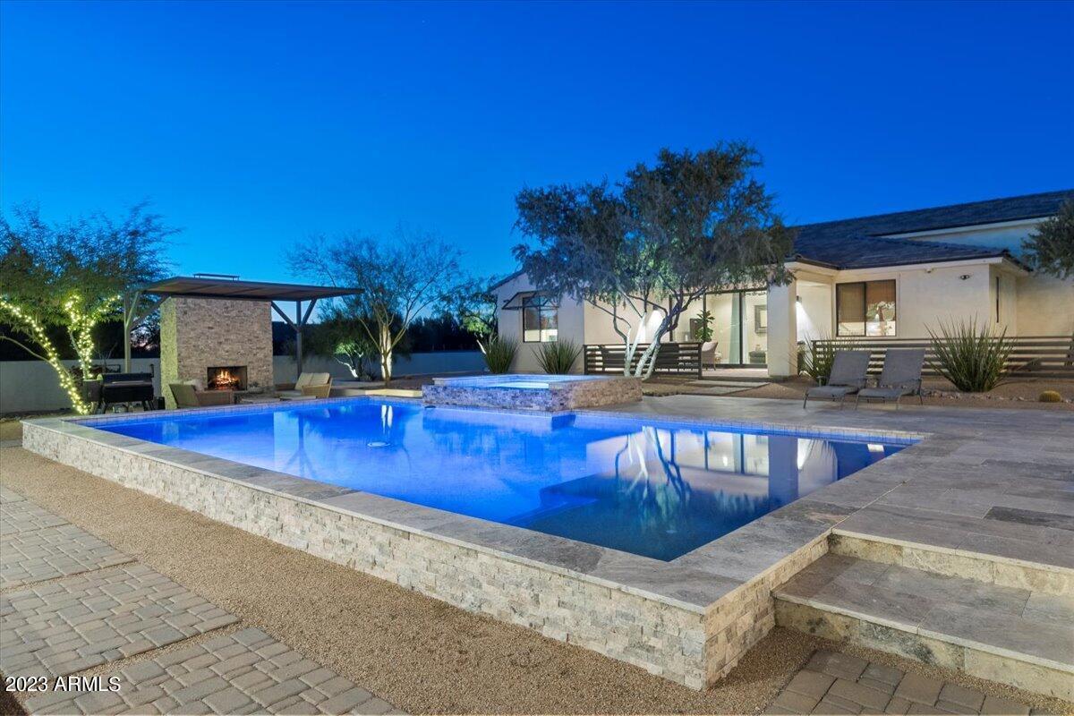 6566 E Dixileta Dr., Cave Creek, AZ 85331