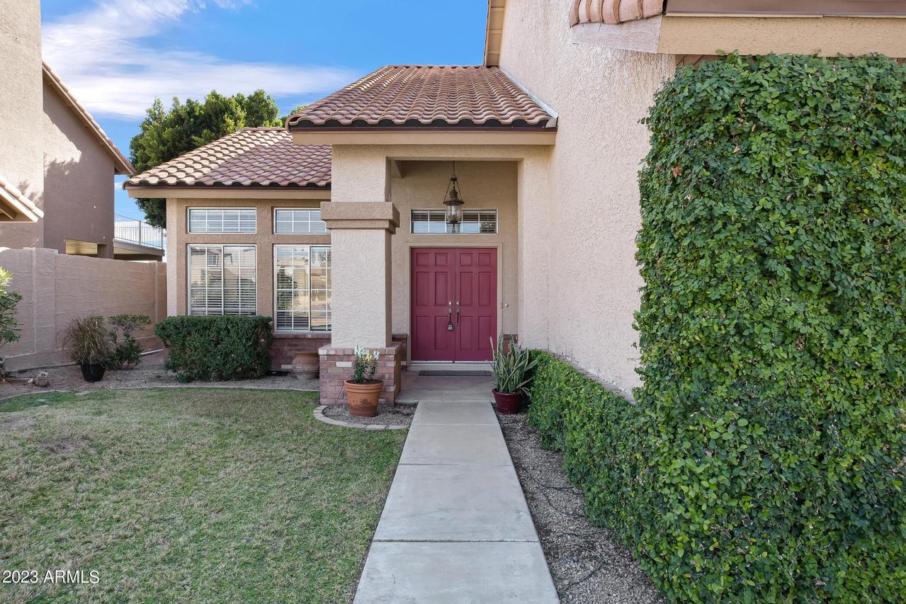 6527 E Norwood St., Mesa, AZ 85215