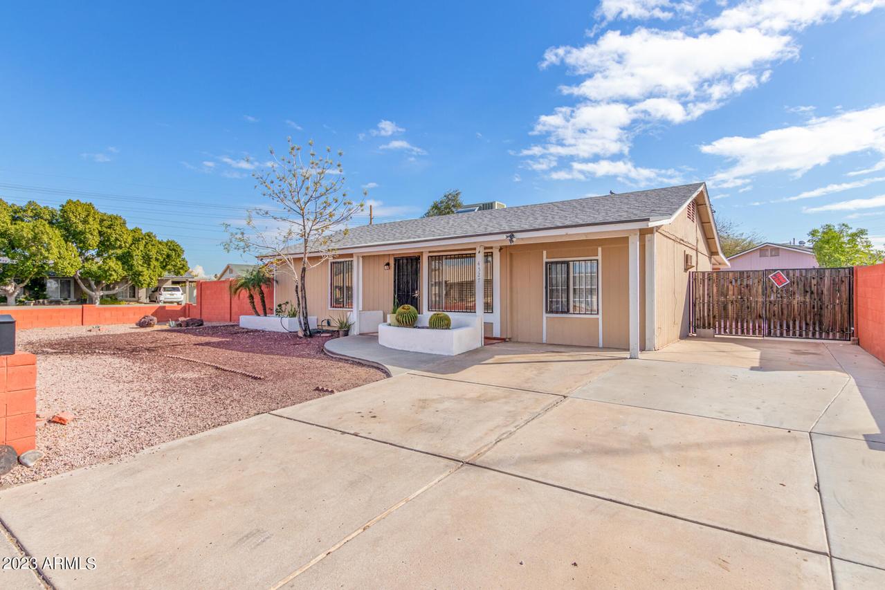 4527 E Vineyard Rd., Phoenix, AZ 85042