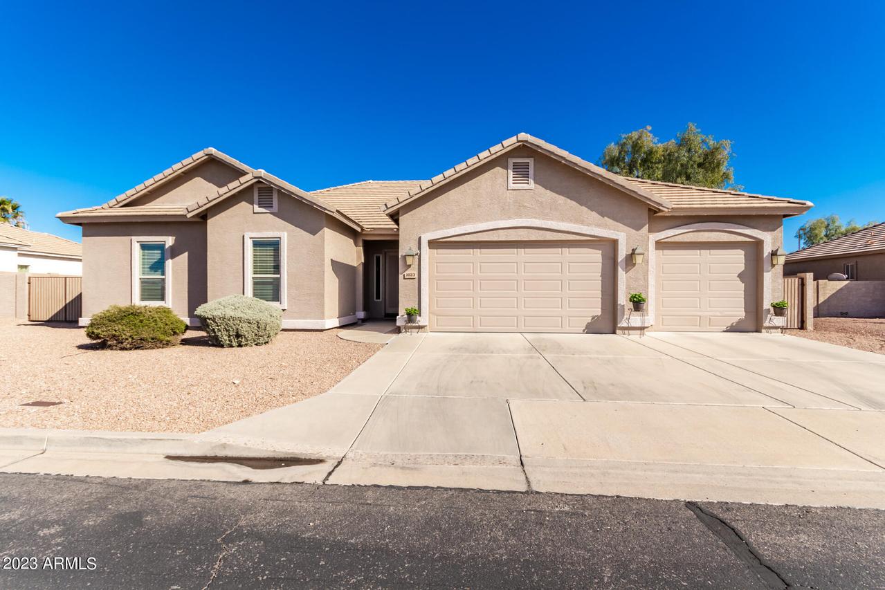 1023 N Opal St., Mesa, AZ 85207