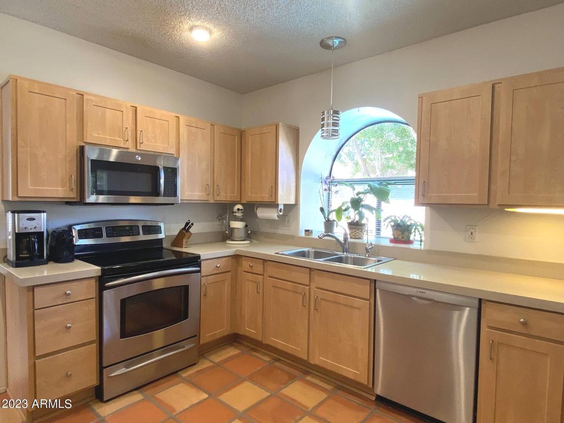 3642 E Summerhaven Dr., Phoenix, AZ 85044