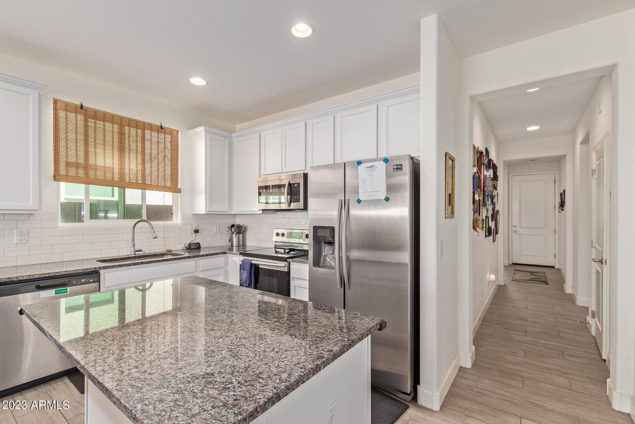 37678 N Poplar Rd., San Tan Valley, AZ 85140