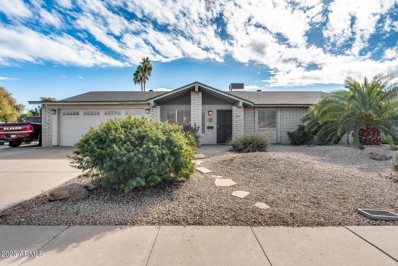 2501 W Surrey Ave., Phoenix, AZ 85029