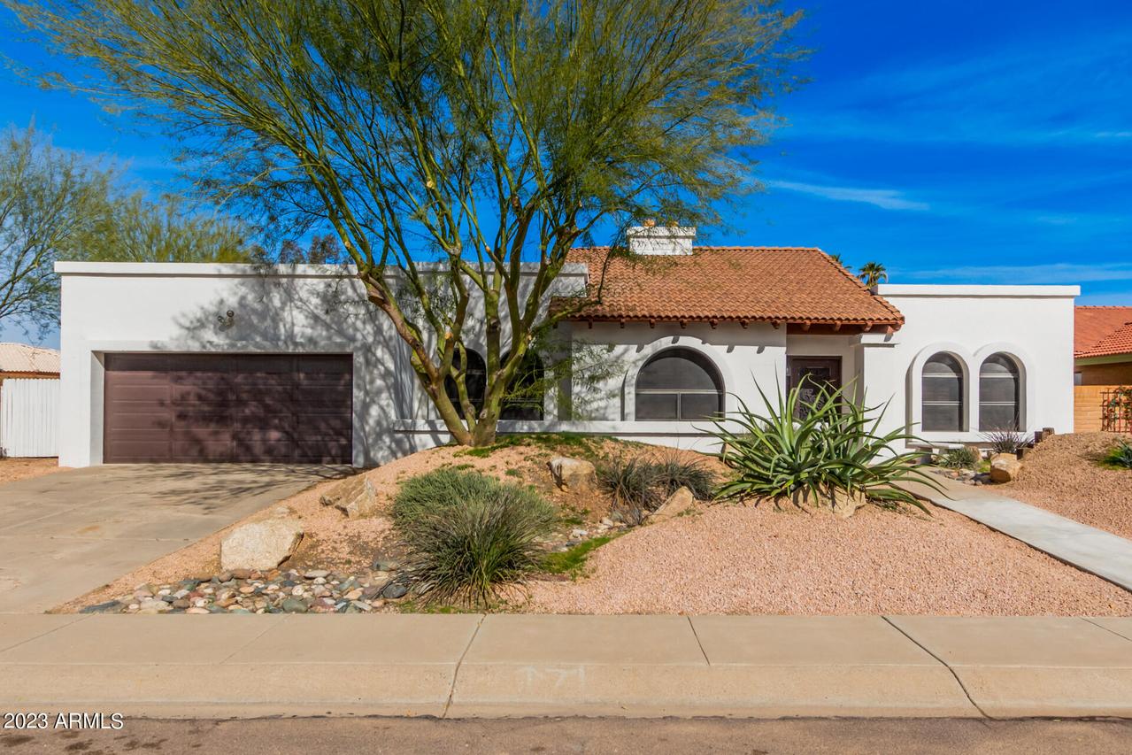 4602 E Tierra Buena Ln., Phoenix, AZ 85032