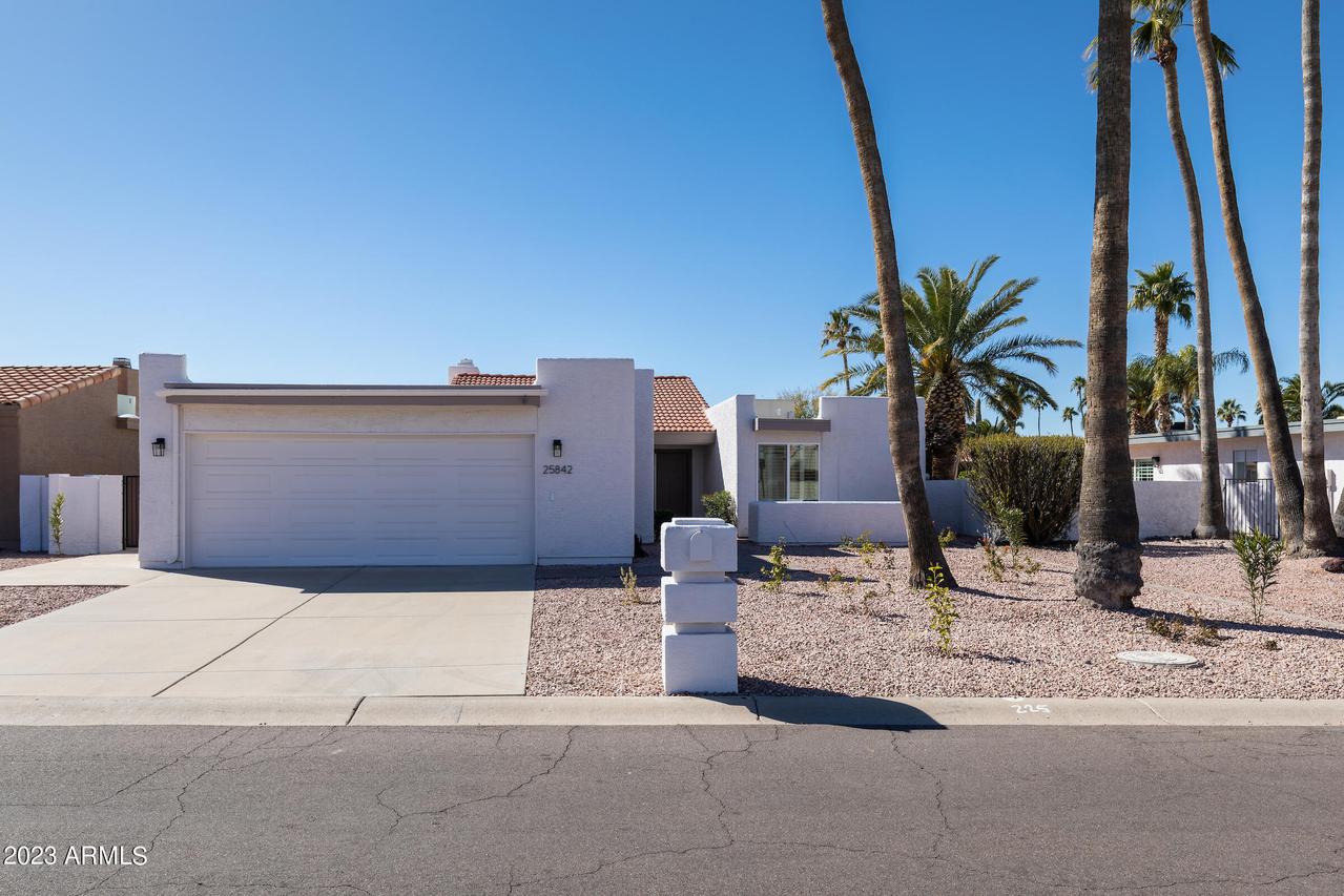 25842 S Howard Dr., Sun Lakes, AZ 85248