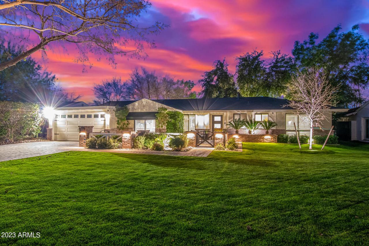 1527 E San Miguel Ave., Phoenix, AZ 85014