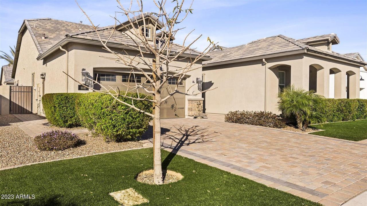 4440 E Fox St., Mesa, AZ 85205