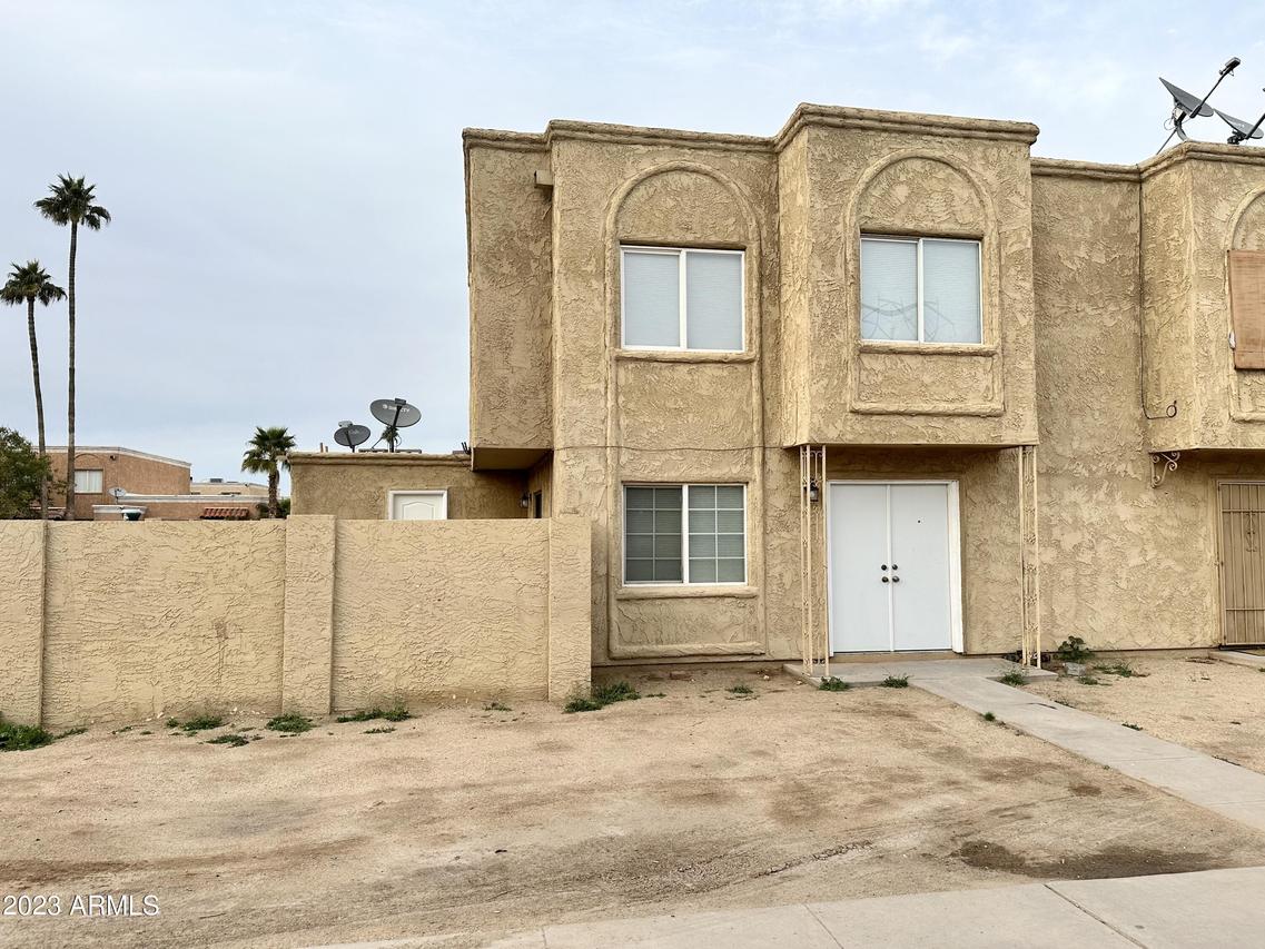 4523 E Wood St., Phoenix, AZ 85040