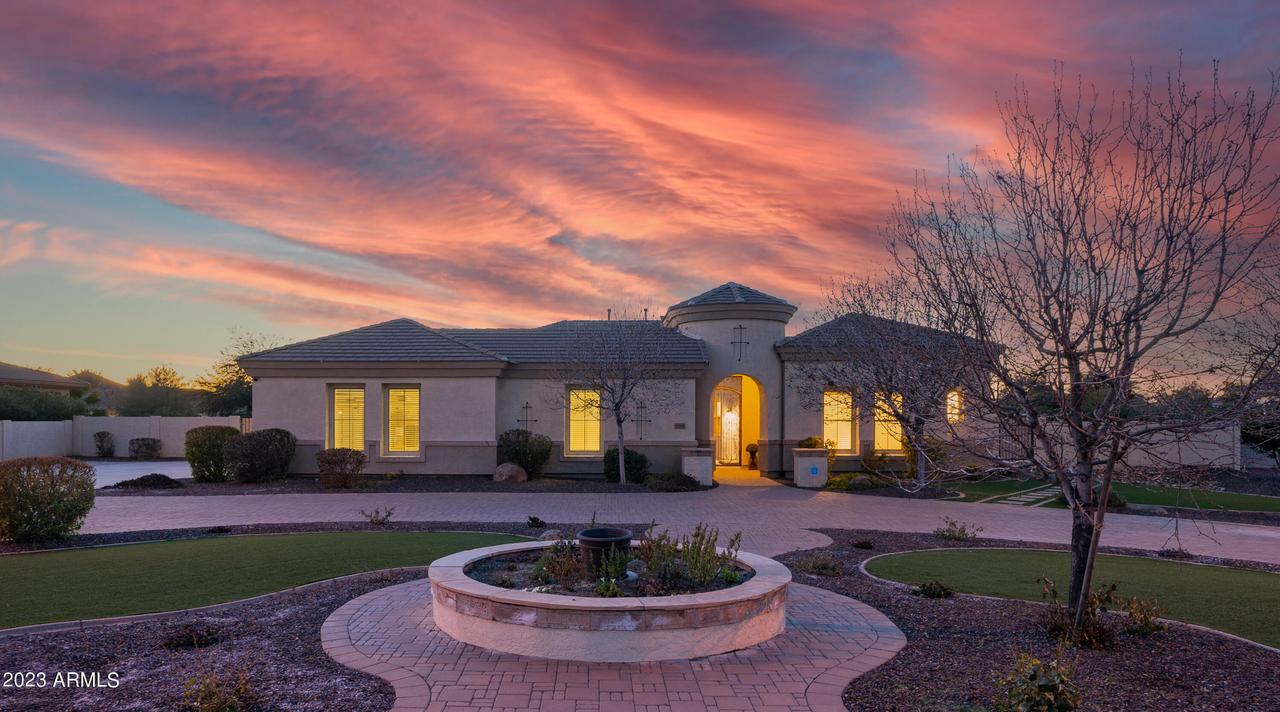 6544 S Oakwood Way, Gilbert, AZ 85298