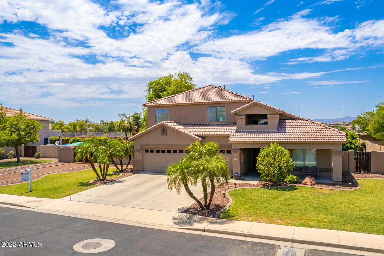 5544 N 84th Ln., Glendale, AZ 85305