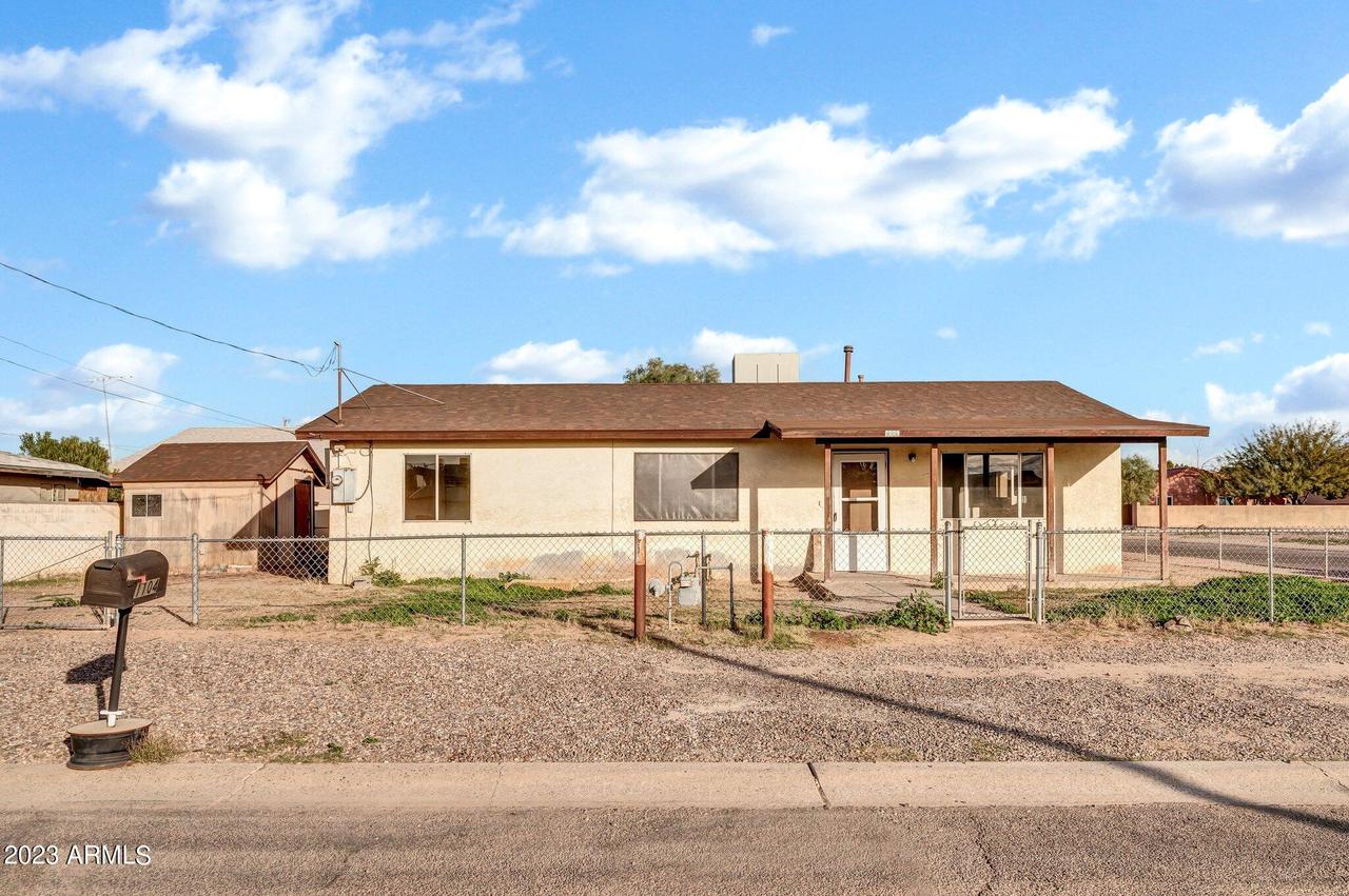 1104 N Wood St., Casa Grande, AZ 85122