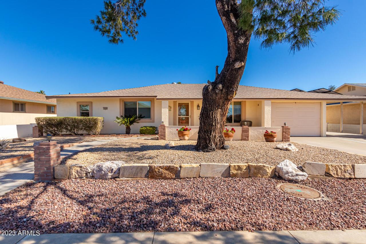 19609 N 99th Dr., Sun City, AZ 85373