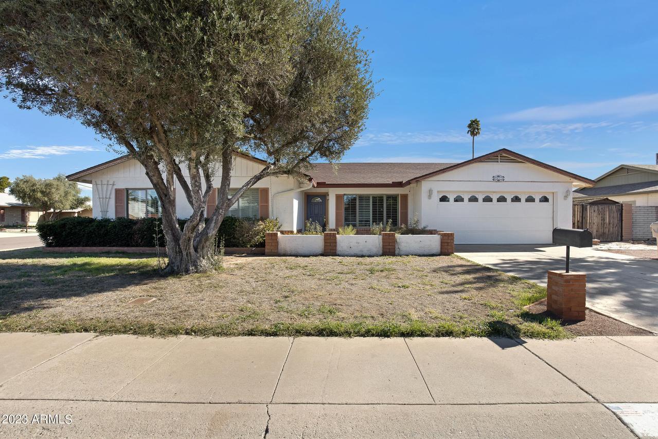 8615 N 45th Ave., Glendale, AZ 85302