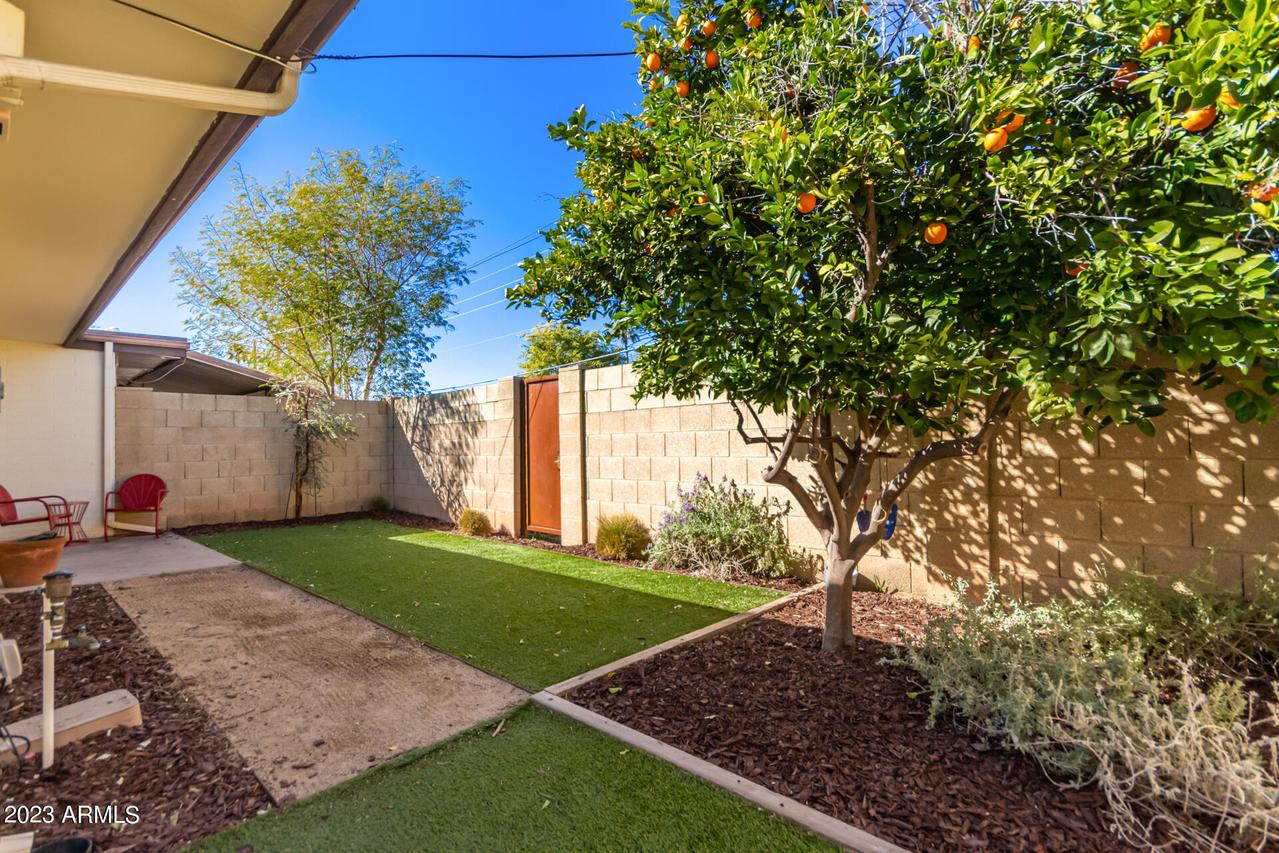 1714 E Gaylon Dr., Tempe, AZ 85282
