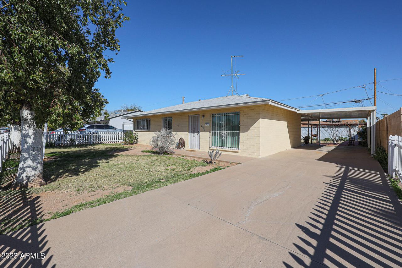 2507 N 39th Ave., Phoenix, AZ 85009