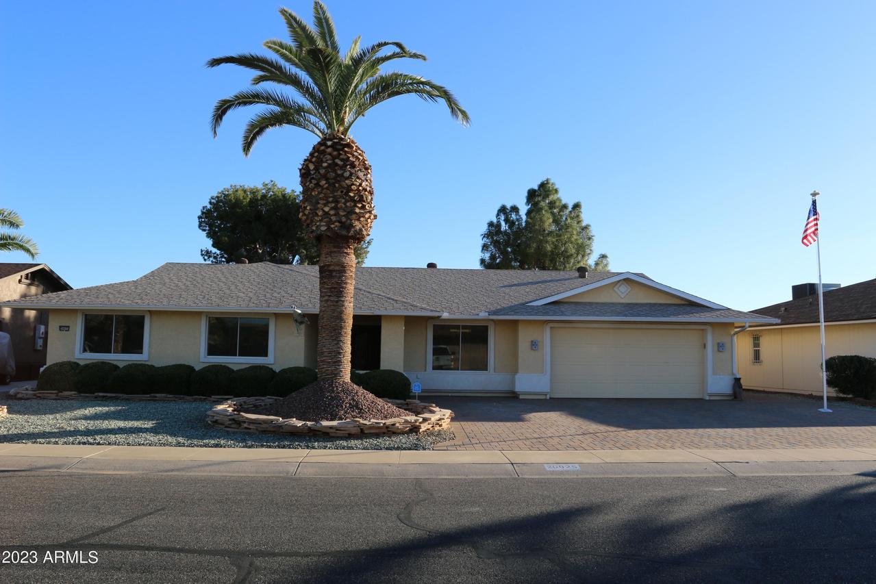 20025 N Concho Cir., Sun City, AZ 85373