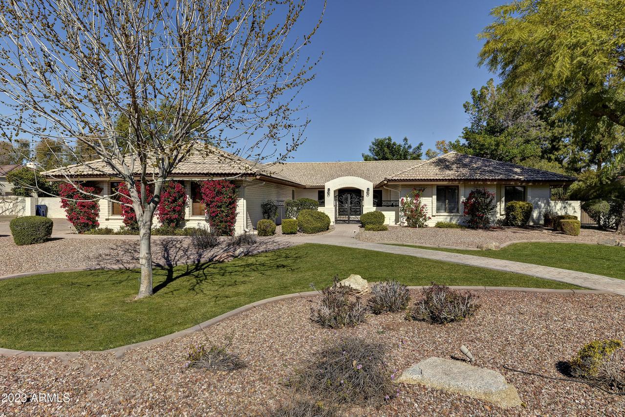 2132 E Calle De Arcos, Tempe, AZ 85284