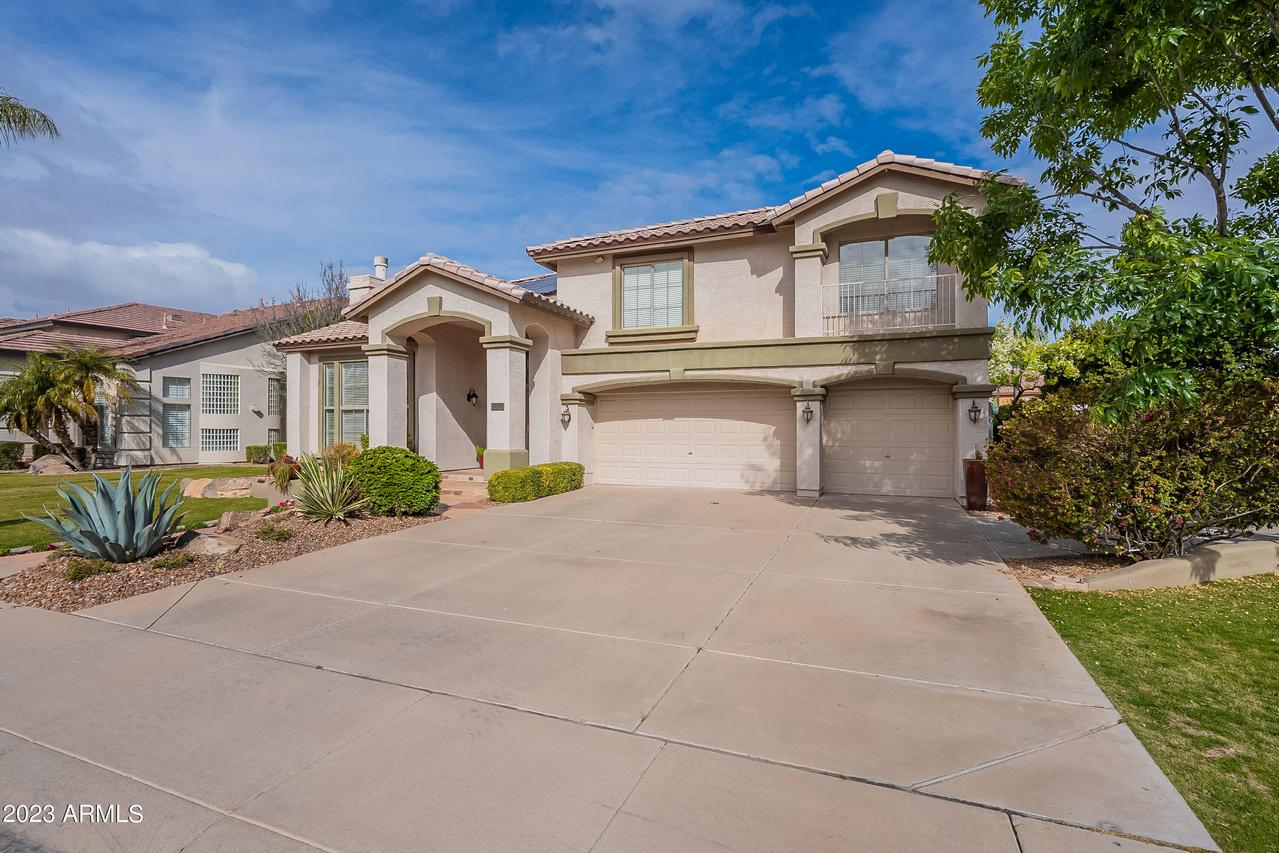 1370 E San Carlos Way, Chandler, AZ 85249