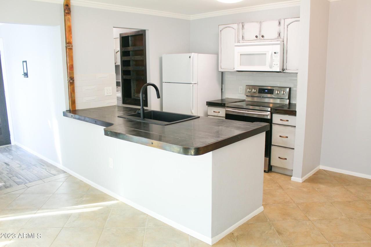 15431 N 2nd Pl., Phoenix, AZ 85022