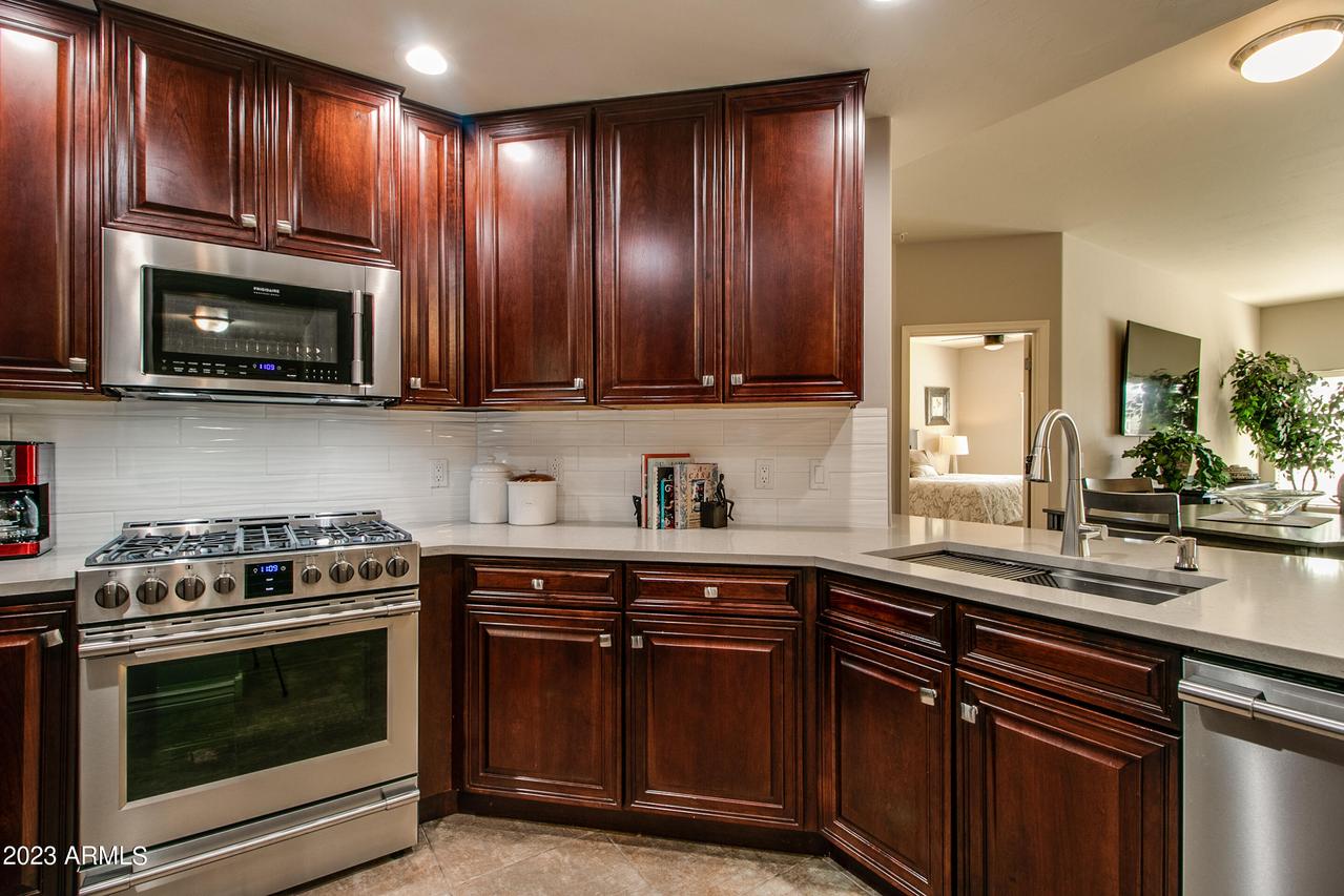 5450 E Deer Valley Dr. #2014, Phoenix, AZ 85054