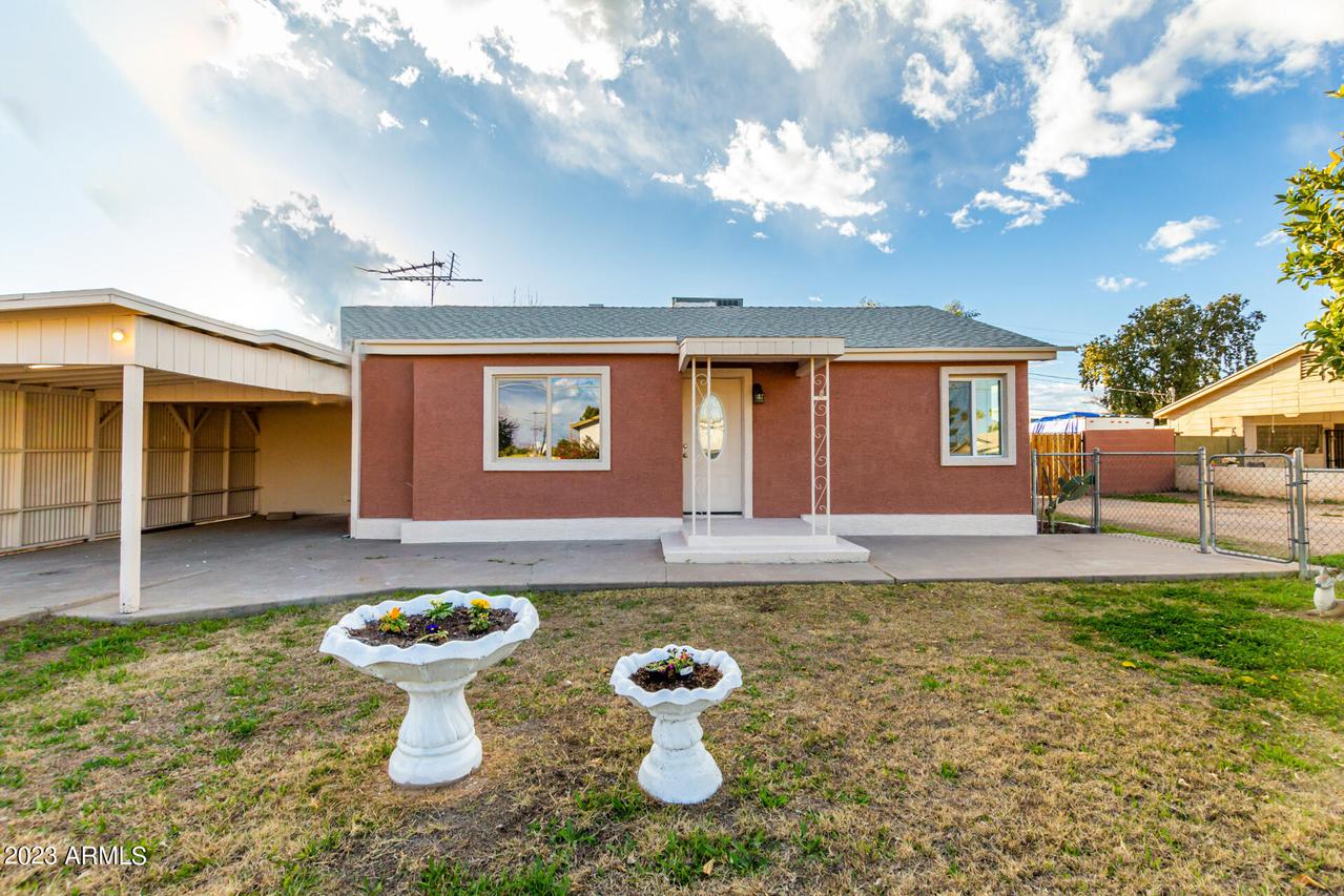 6226 N 47th Ave., Glendale, AZ 85301