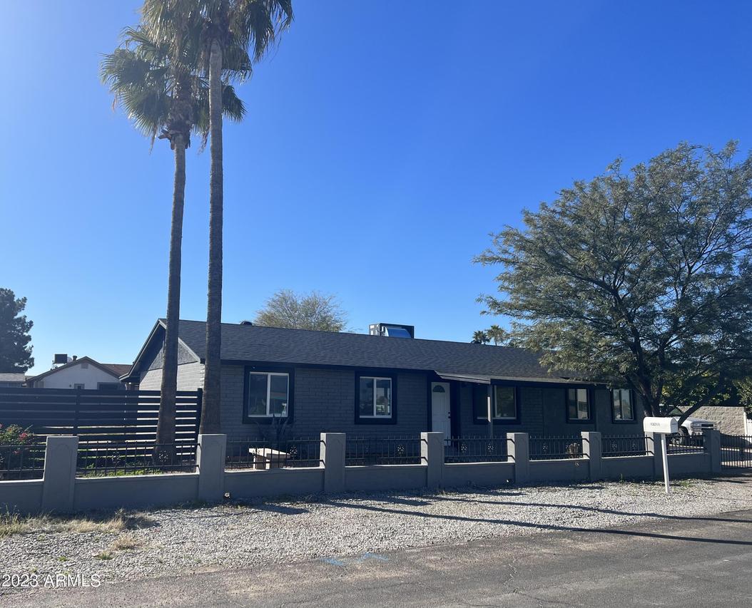 13211 W Tuckey Ln., Glendale, AZ 85307