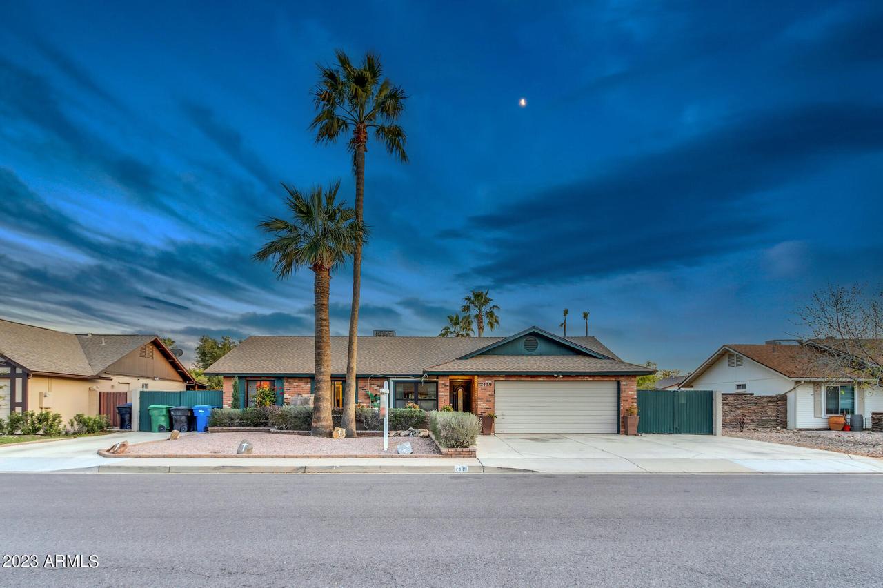 2439 E Catalina Ave., Mesa, AZ 85204