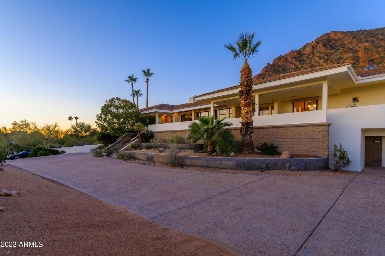 5501 E Rockridge Rd., Phoenix, AZ 85018