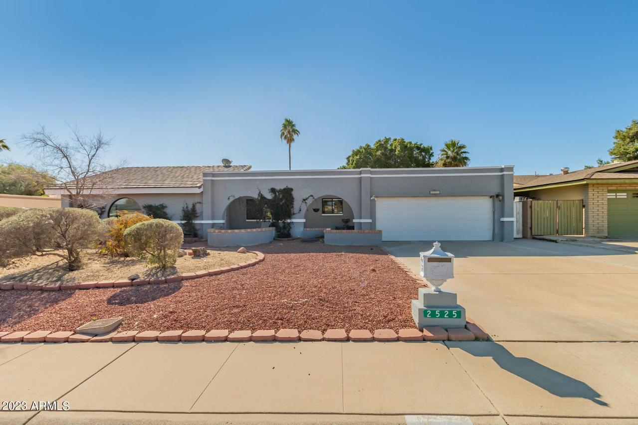 2525 E Mercer Ln., Phoenix, AZ 85028
