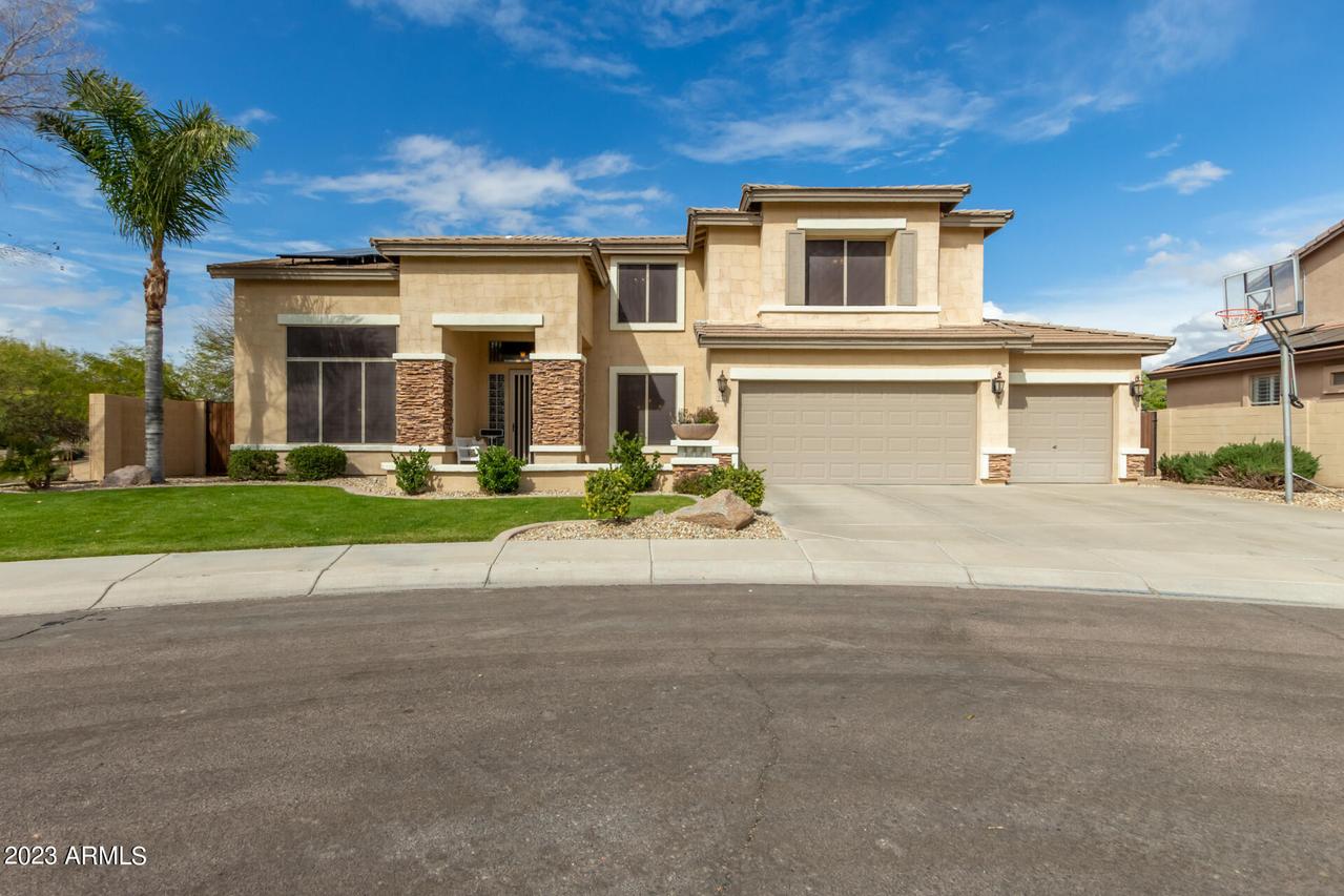 8762 W Tonopah Dr., Peoria, AZ 85382