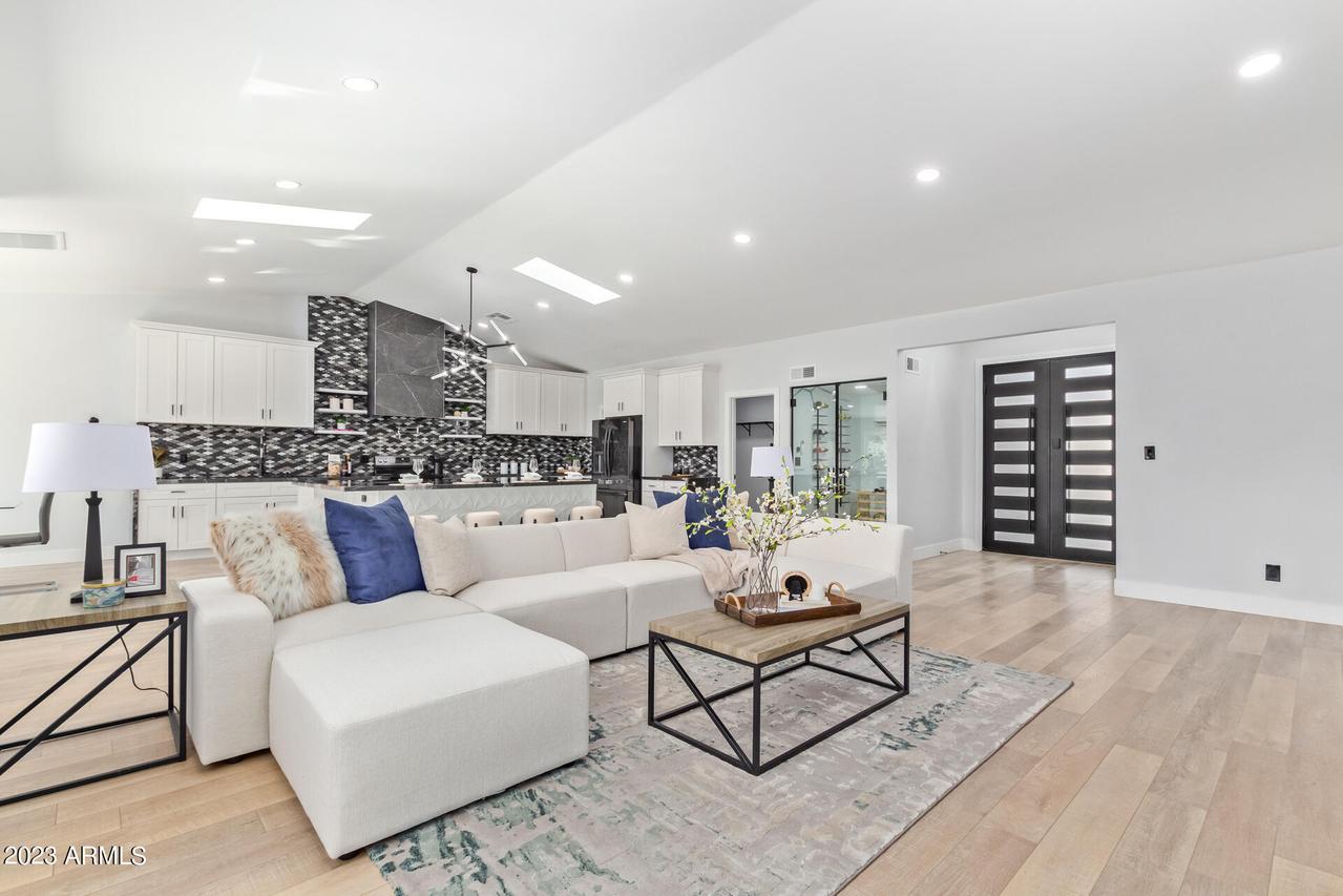 4035 W Sandra Ter., Phoenix, AZ 85053