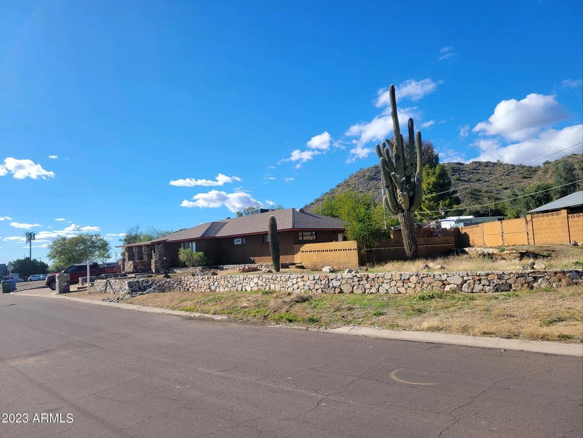 10622 N 9th Dr., Phoenix, AZ 85029