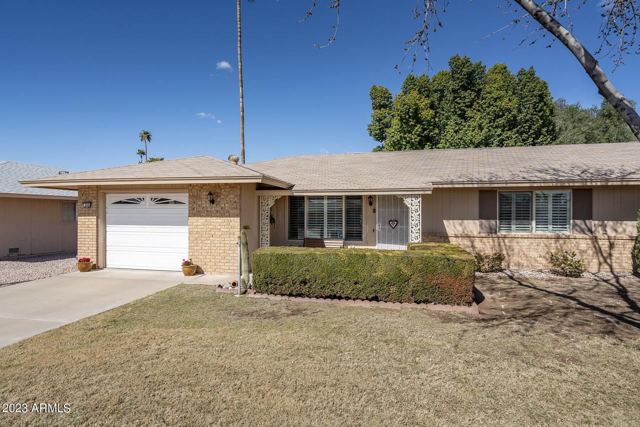 9440 W Greenway Rd., Sun City, AZ 85351