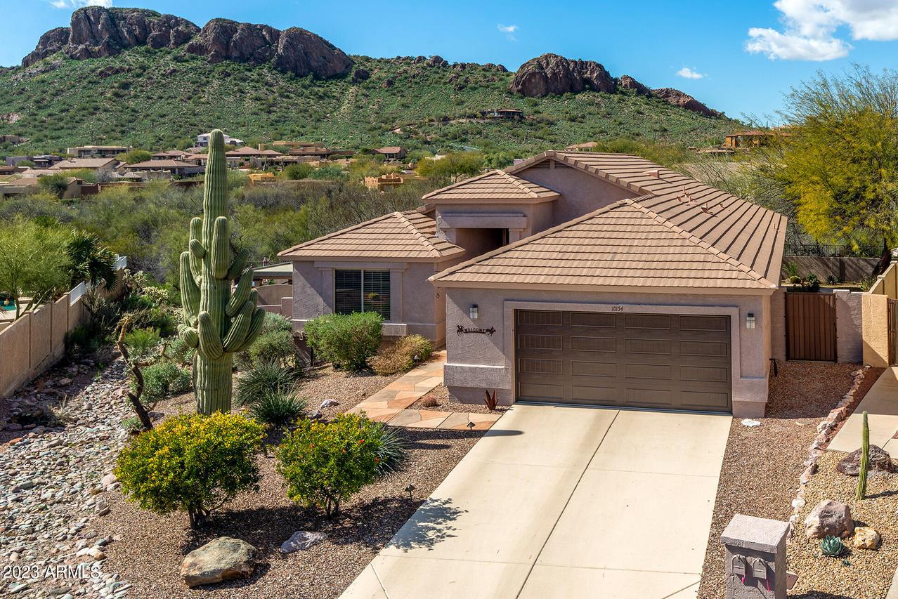 10154 E Petroglyph Pl., Gold Canyon, AZ 85118