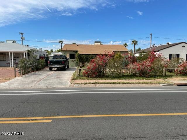 2942 N 15th Ave., Phoenix, AZ 85015