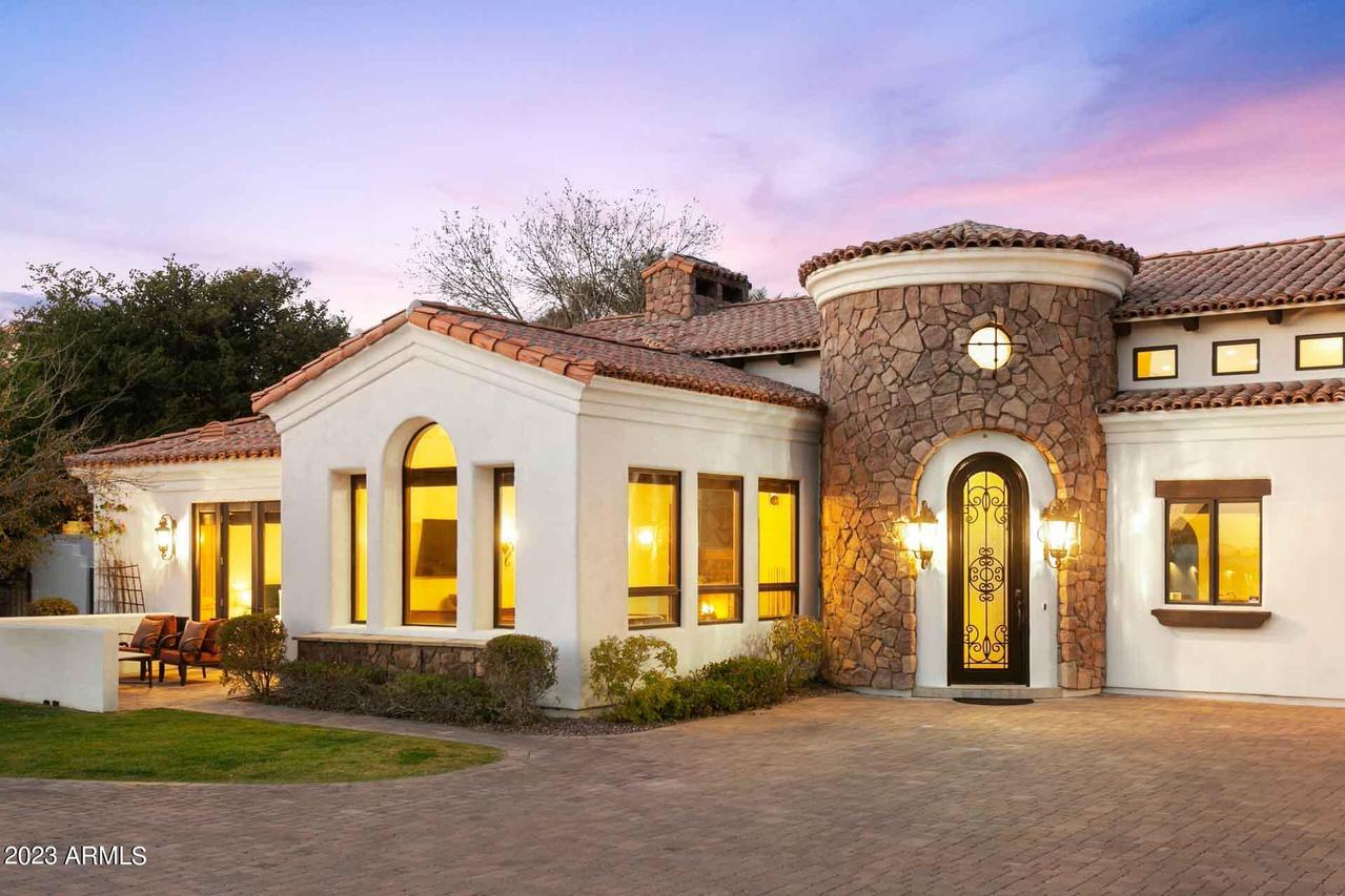 5902 E Lafayette Blvd., Phoenix, AZ 85018