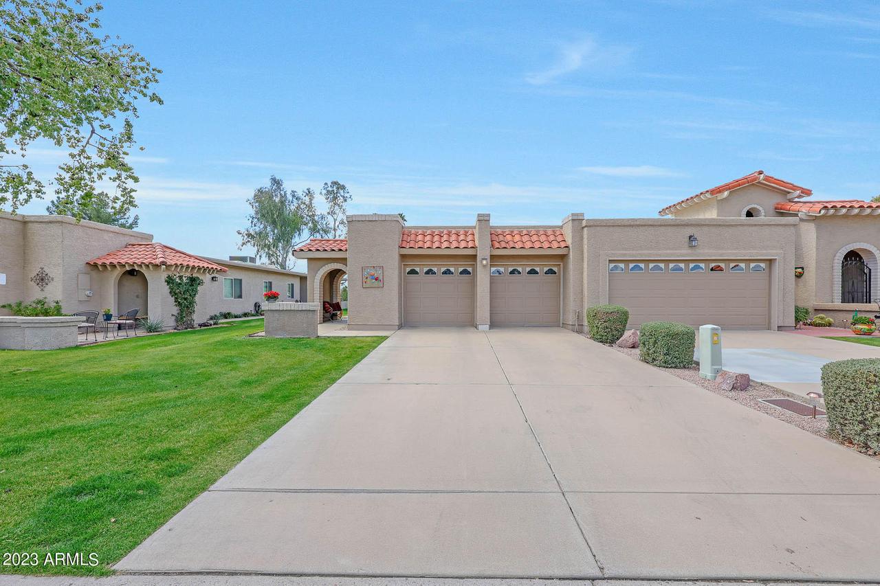 25236 S Saddletree Dr., Sun Lakes, AZ 85248