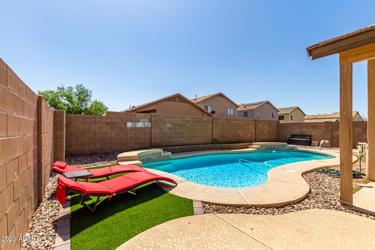 273 W Hereford Dr., San Tan Valley, AZ 85143