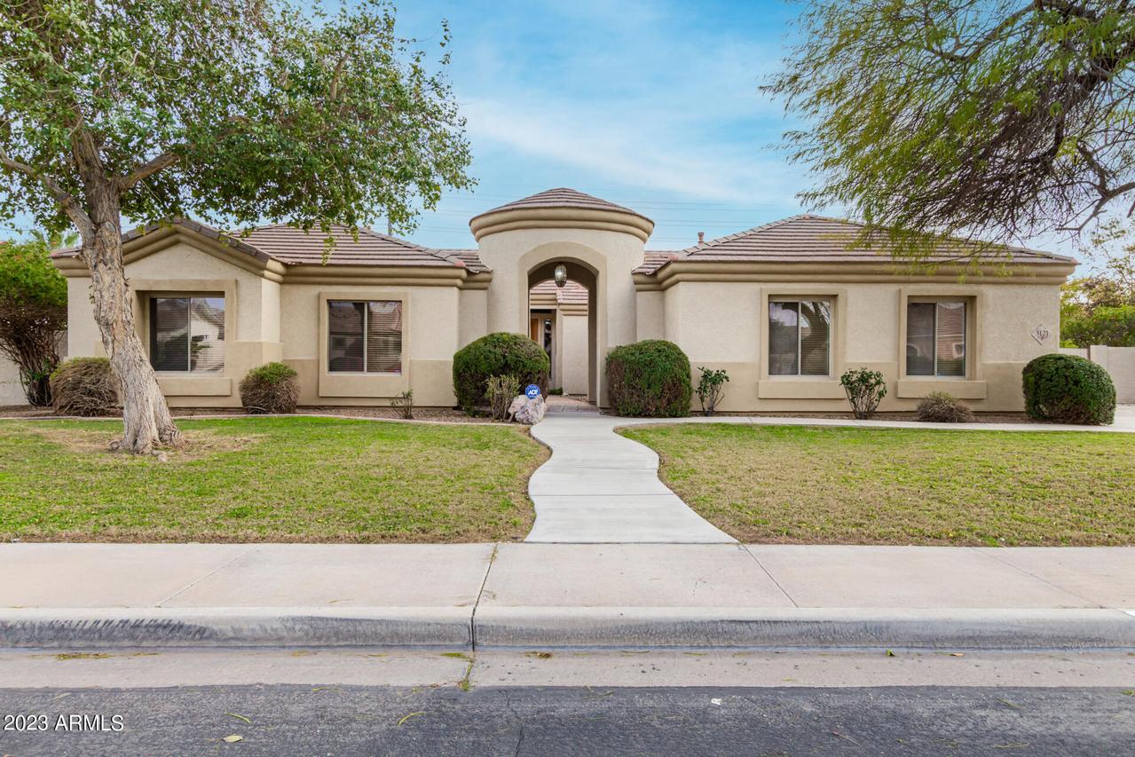 3121 E Greenway St., Mesa, AZ 85213