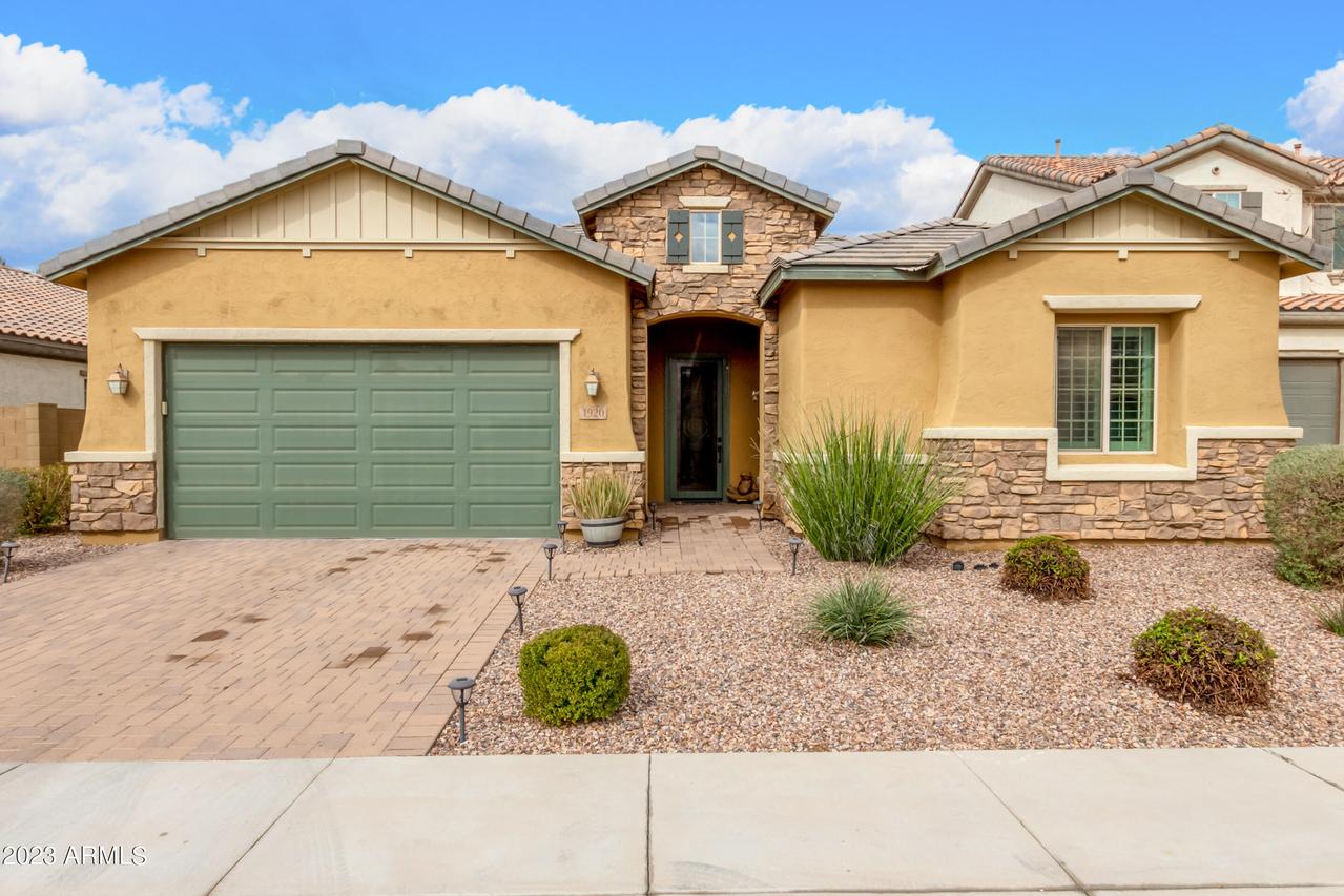 1920 E Horseshoe Dr., Chandler, AZ 85249