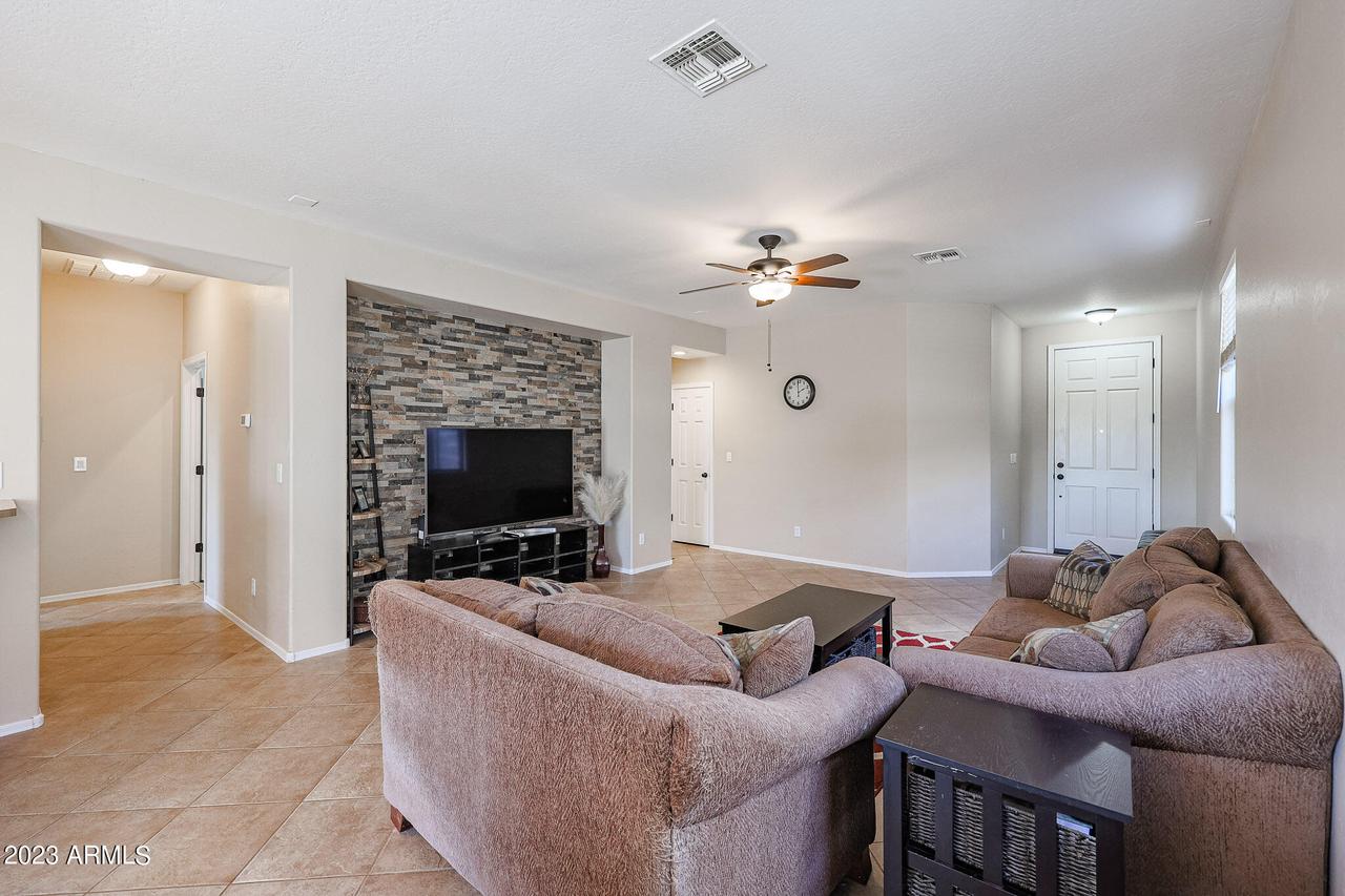 39519 N Prairie Ln., Anthem, AZ 85086