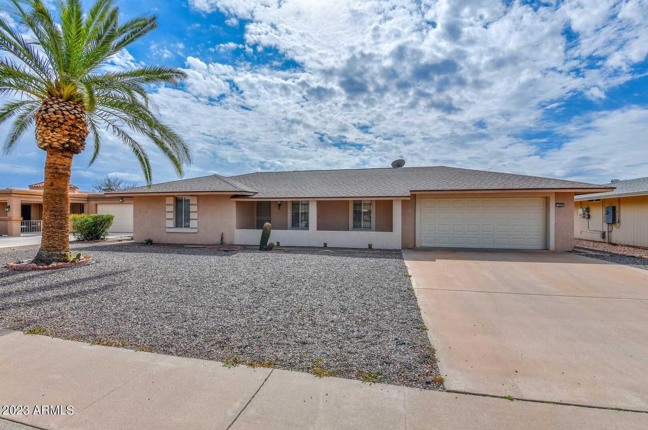 9427 W Greenway Rd., Sun City, AZ 85351