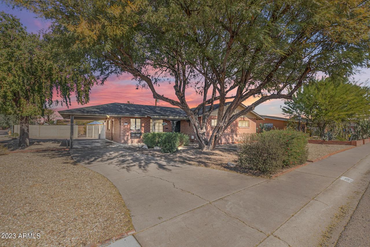 2136 W Verde Ln., Phoenix, AZ 85015