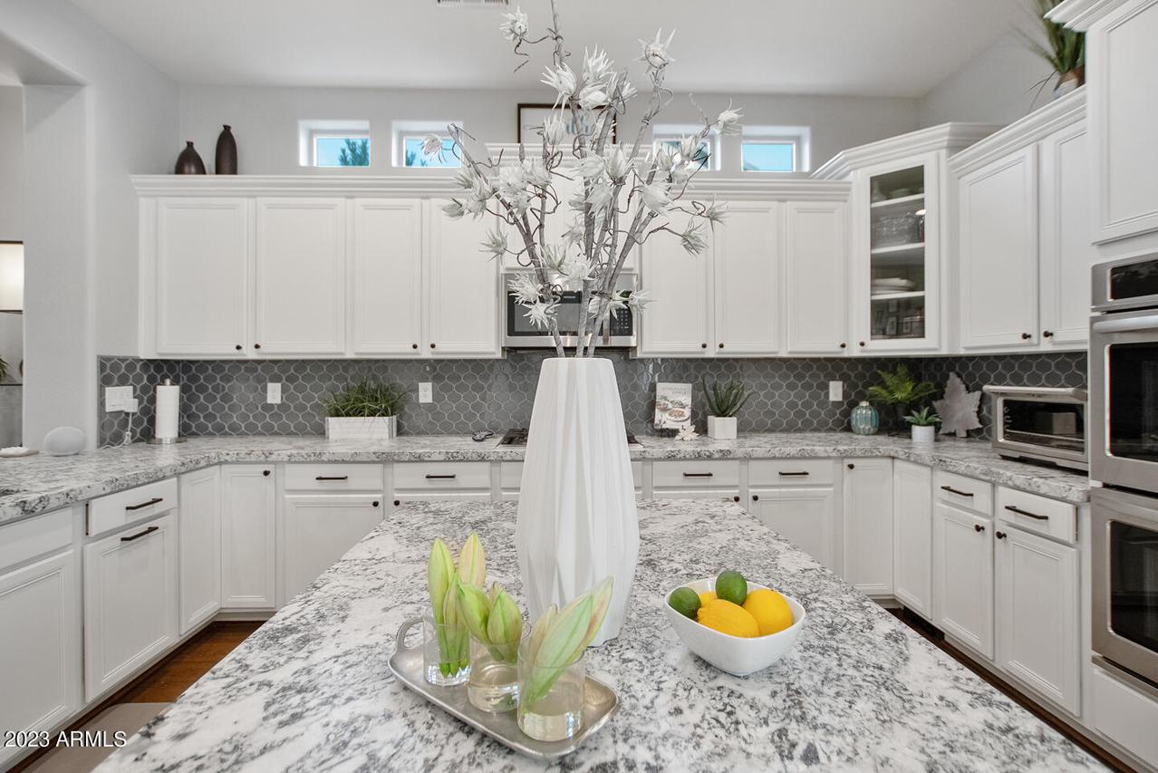 2706 E Parkview Dr., Gilbert, AZ 85295