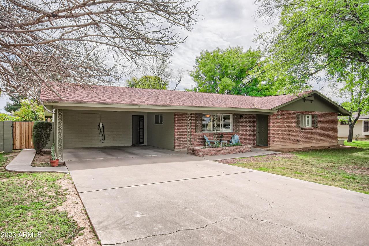225 E Broadmor Dr., Tempe, AZ 85282